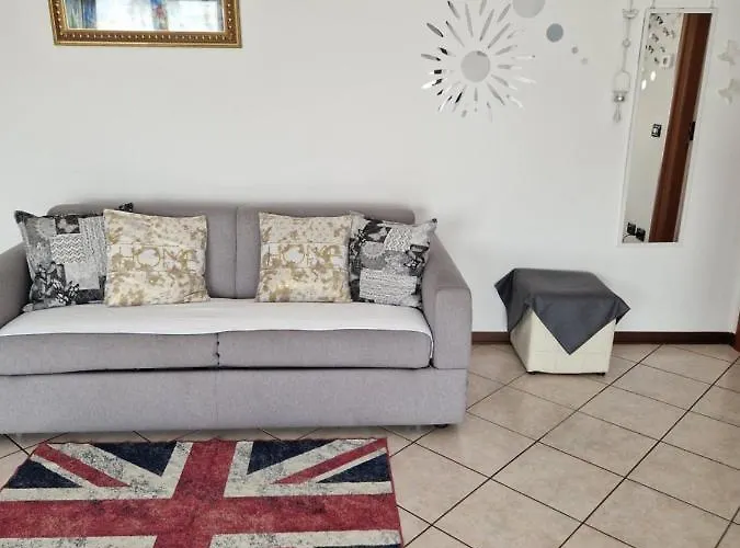 Iris アパート Cislago